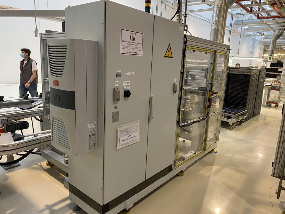 Industrieroboter, Metallbearbeitungsmaschinen sowie Mess- und Prüfgeräte etc.-3