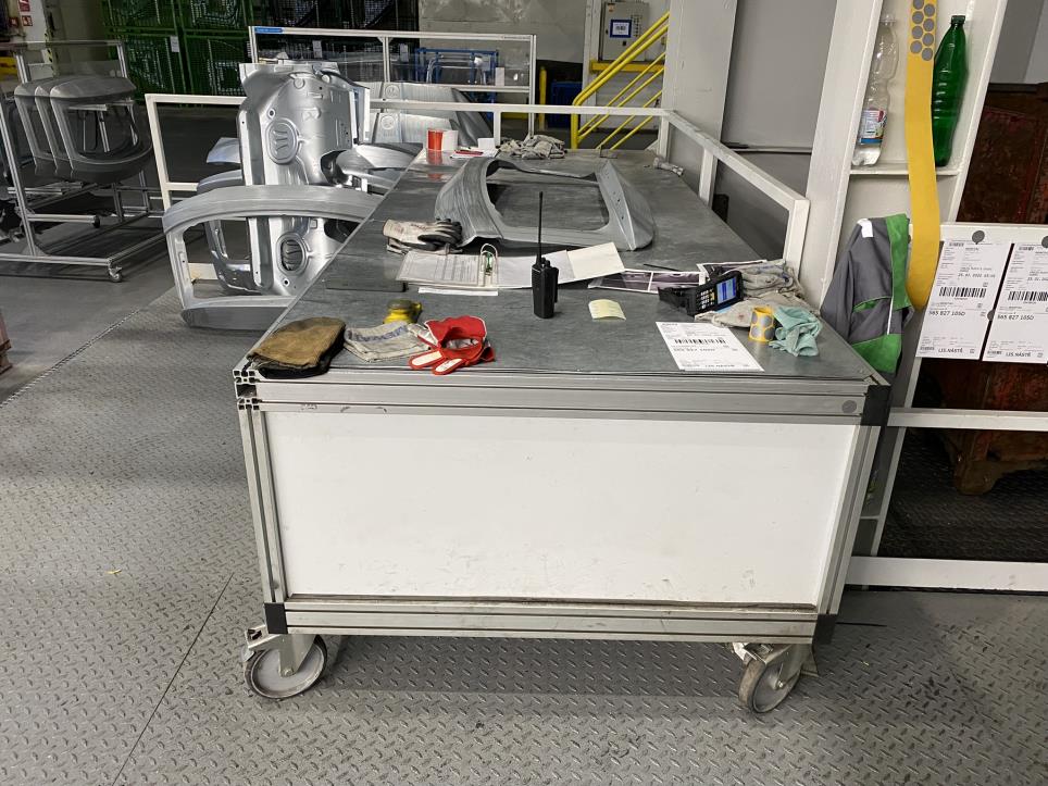 Roboty przemysłowe, maszyny do obróbki metalu, urządzenia pomiarowe i testujące itp.-2