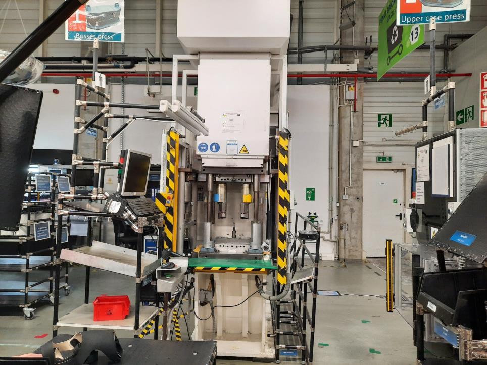 Urzadzenia z zakladu produkujacego gazomierze-3