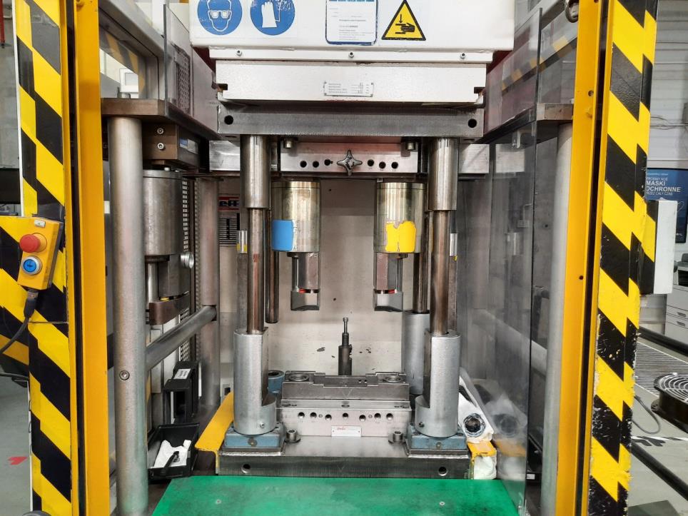 Urzadzenia z zakladu produkujacego gazomierze-5