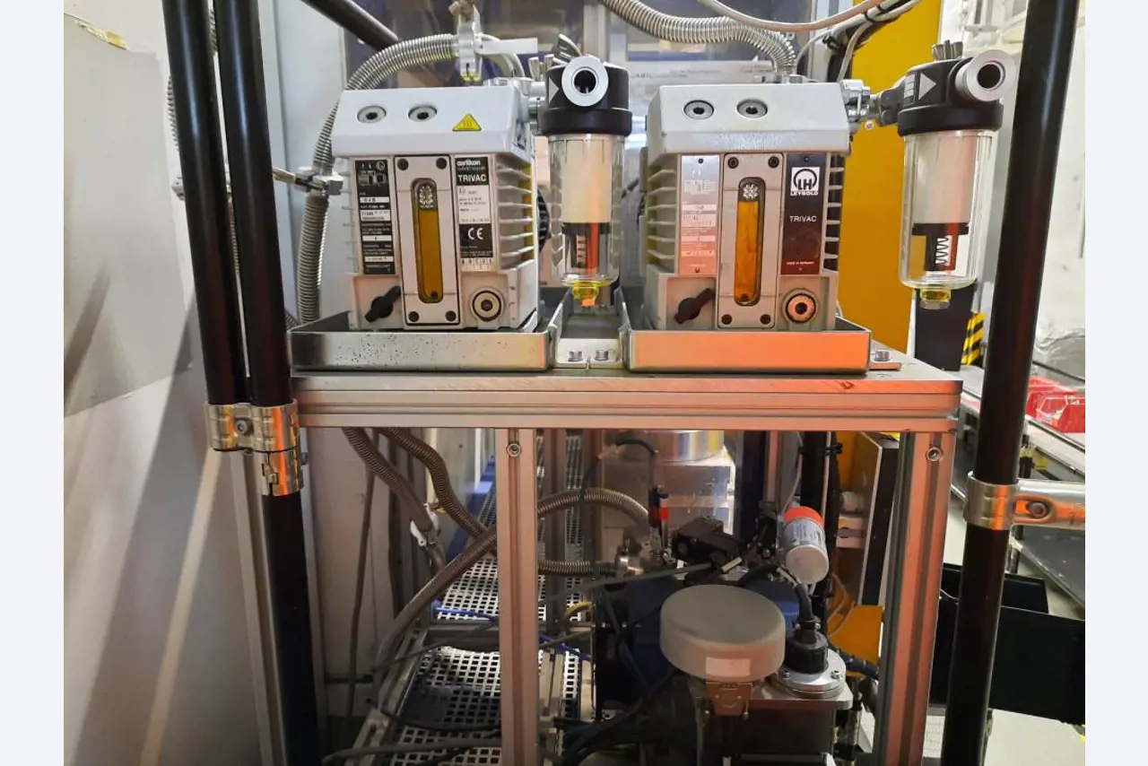 Máquinas y equipos de una fábrica de contadores de gas-6
