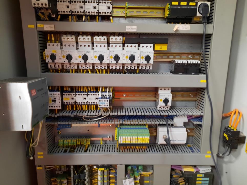 Urzadzenia z zakladu produkujacego gazomierze-8