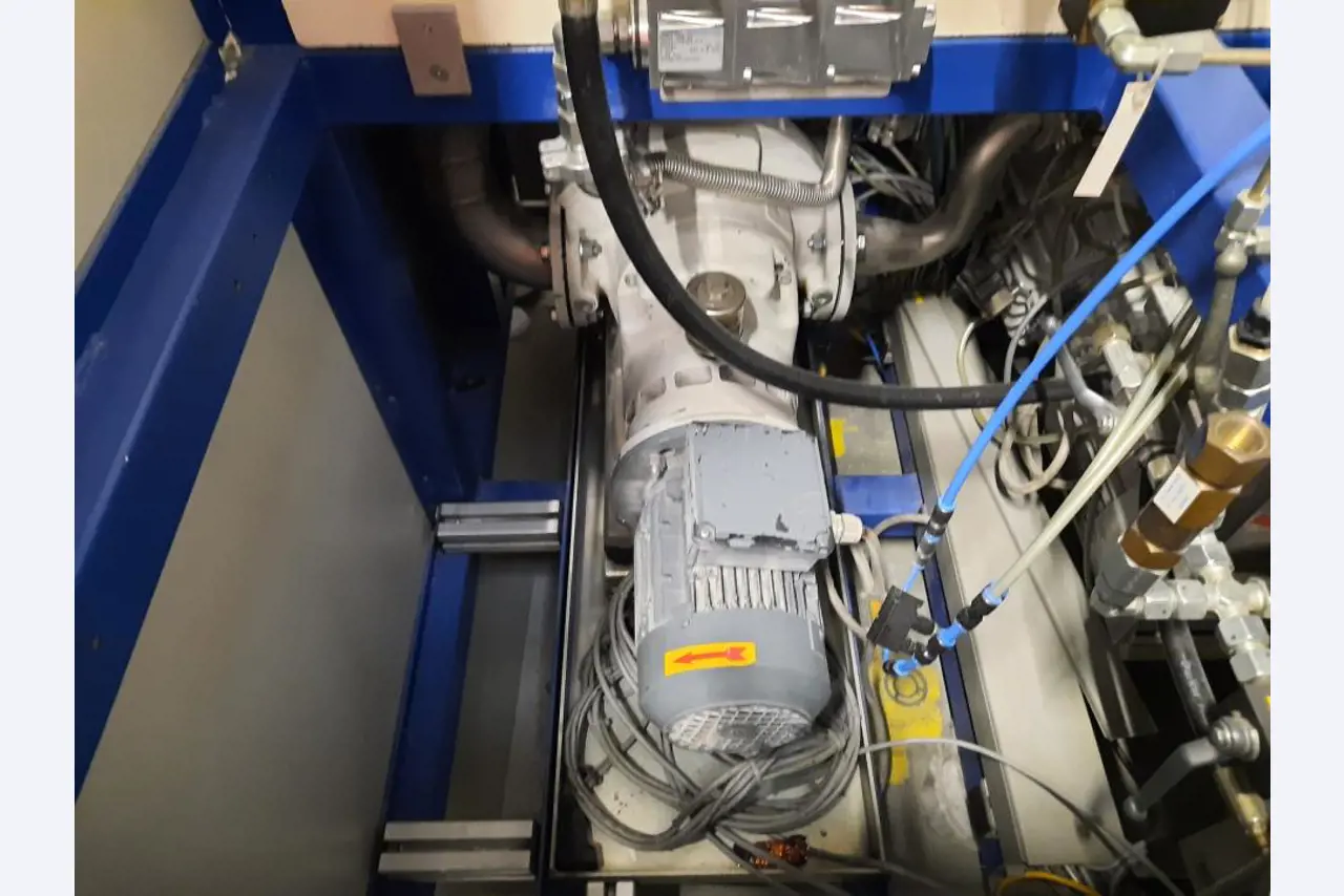Máquinas y equipos de una fábrica de contadores de gas-10