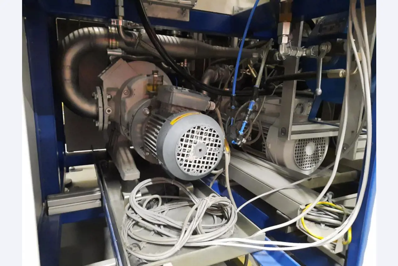 Máquinas y equipos de una fábrica de contadores de gas-12