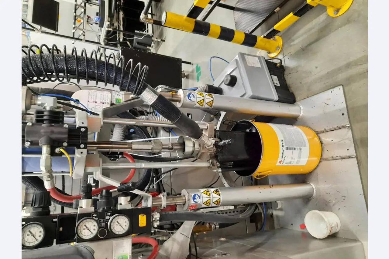 Máquinas y equipos de una fábrica de contadores de gas-7