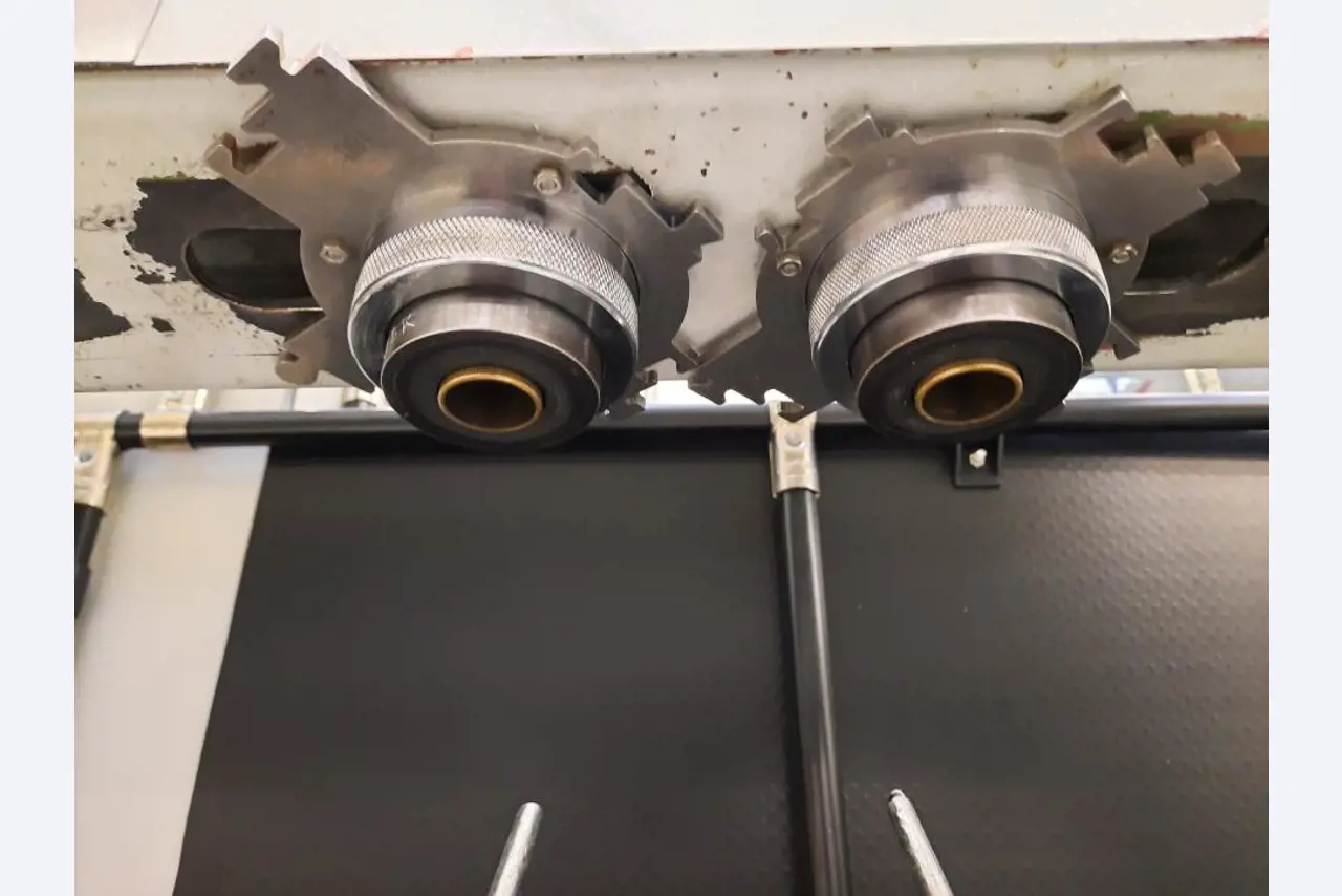 Máquinas e equipamentos de uma fábrica de contadores de gás-4