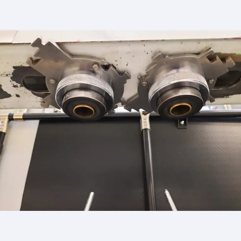 Máquinas e equipamentos de uma fábrica de contadores de gás-4