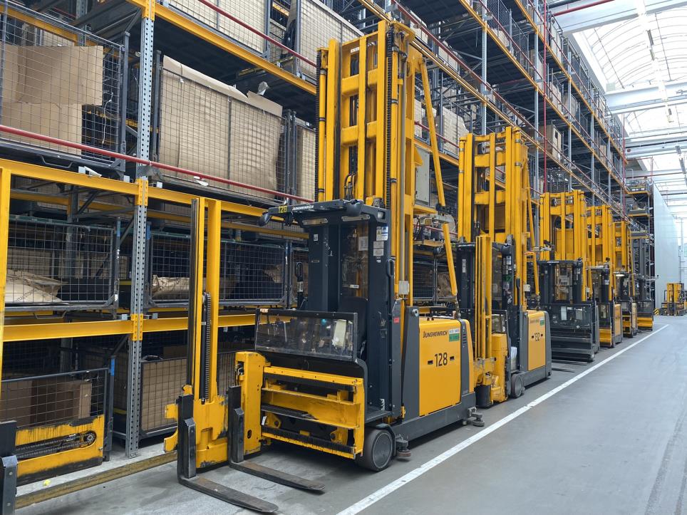 rabljeni rezervni deli in stroji podjetja SKODA Auto, a.s.-2