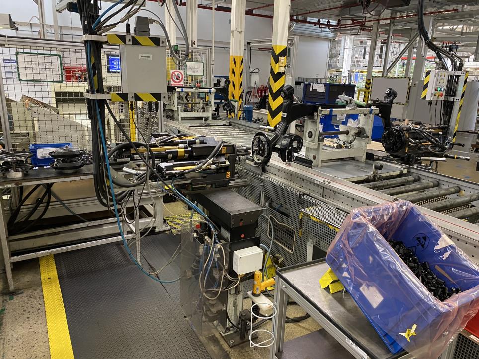 Używane części zamienne i maszyny od SKODA Auto, a.s.-7