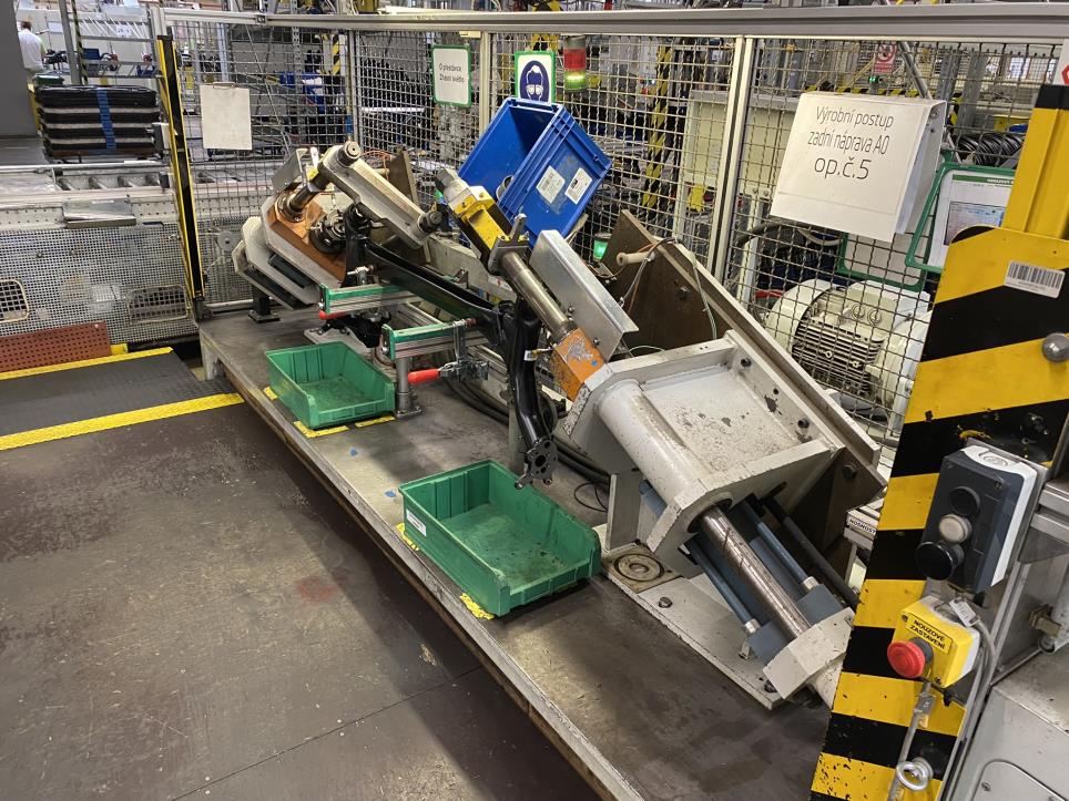 Używane części zamienne i maszyny od SKODA Auto, a.s.-8