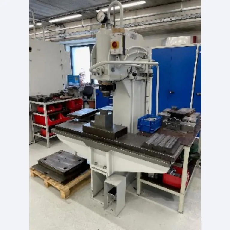 Peças sobressalentes e máquinas usadas da SKODA Auto, a.s.-1