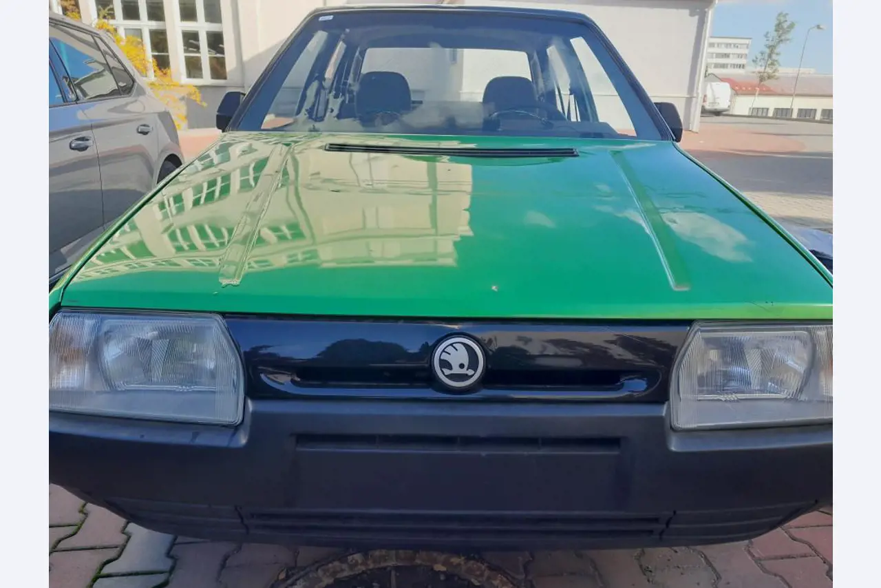 Peças sobressalentes e máquinas usadas da SKODA Auto, a.s.-3