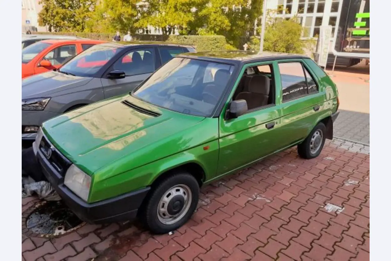 Peças sobressalentes e máquinas usadas da SKODA Auto, a.s.-1