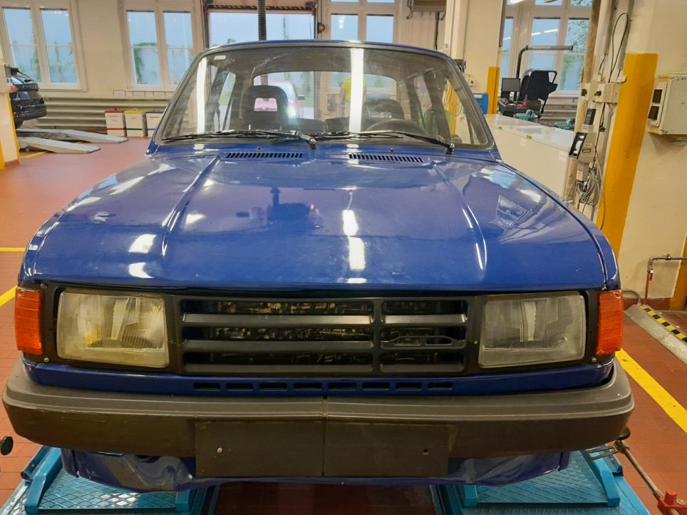 Gebrauchte Ersatzteile sowie Maschinen der SKODA Auto, a.s.-2