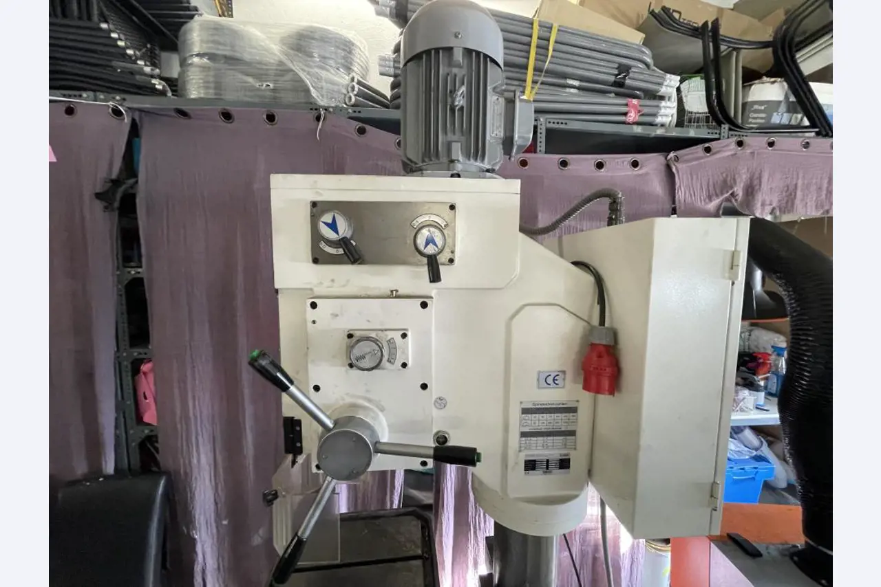 Gepflegte Gastronomie- Bierbrauanlage-12