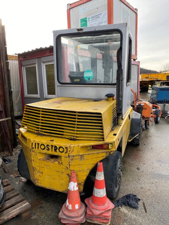 Construction and municipal machinery -1