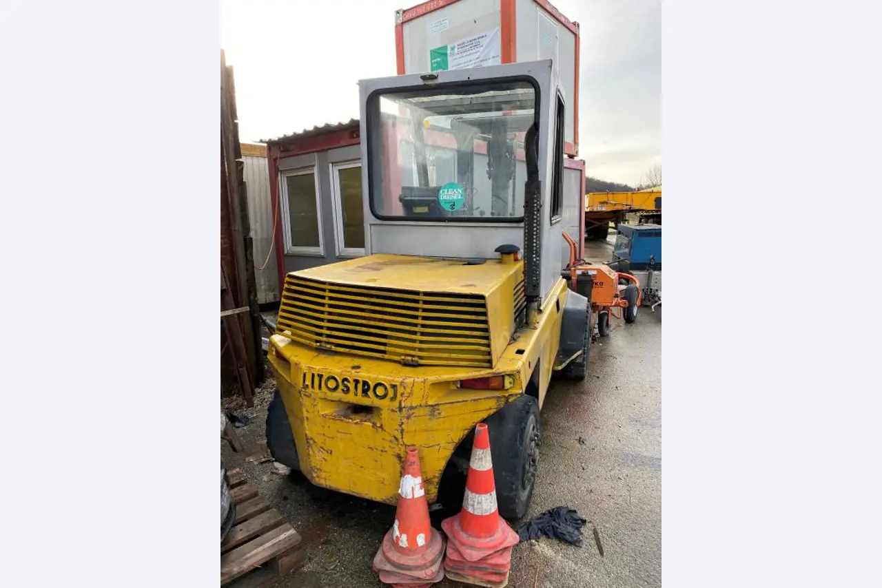 Maquinaria de construcción y municipal-1