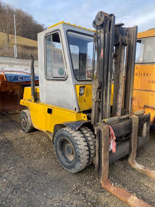 Construction and municipal machinery -7