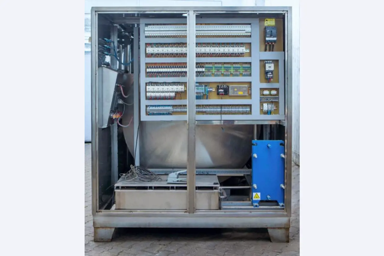Well-maintained machines from the food industry-3