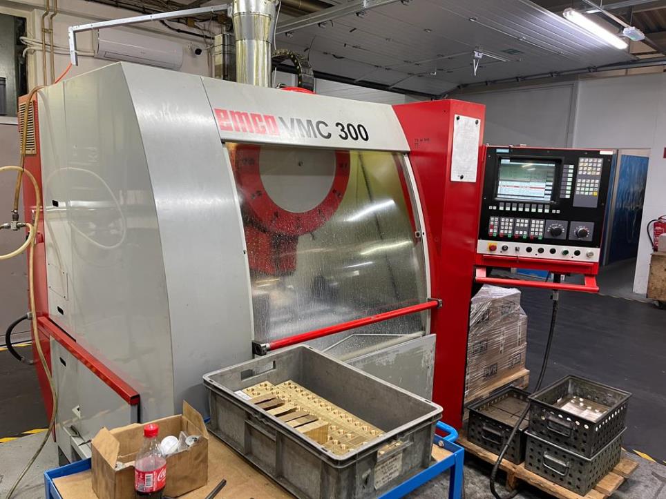 Centro de mecanizado CNC-7