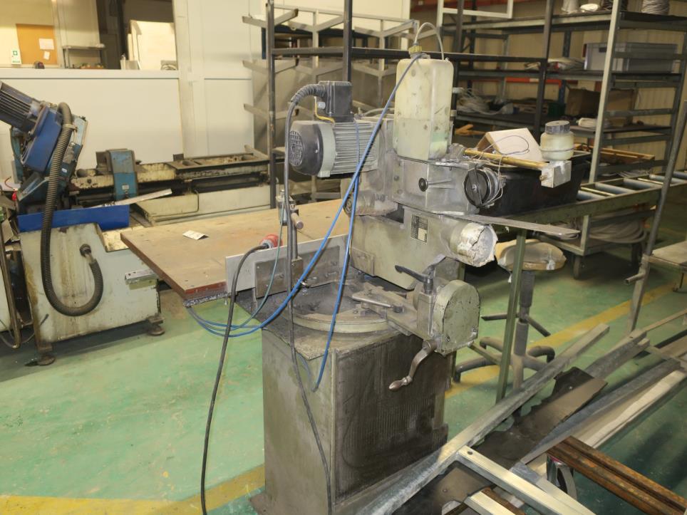 Termoformadoras y máquinas para trabajar el metal-2