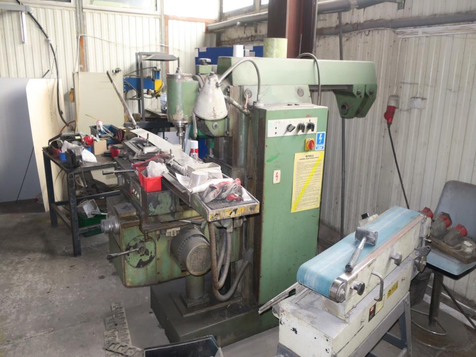 Termoformadoras y máquinas para trabajar el metal-2