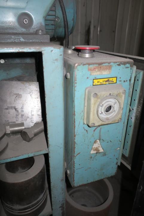 Termoformadoras y máquinas para trabajar el metal-5