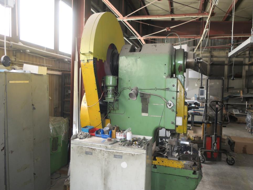 Termoformadoras y máquinas para trabajar el metal-4