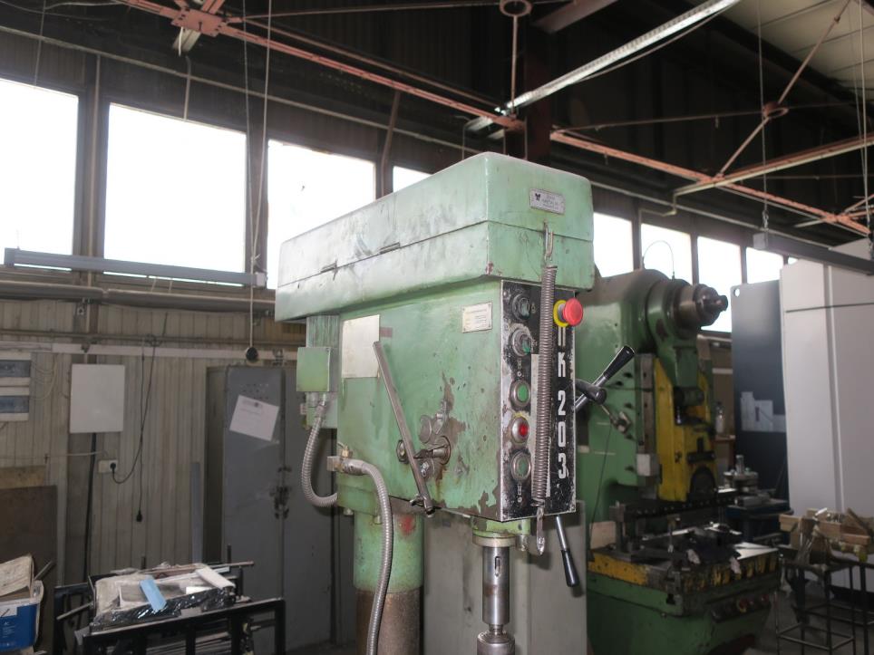 Termoformadoras y máquinas para trabajar el metal-3