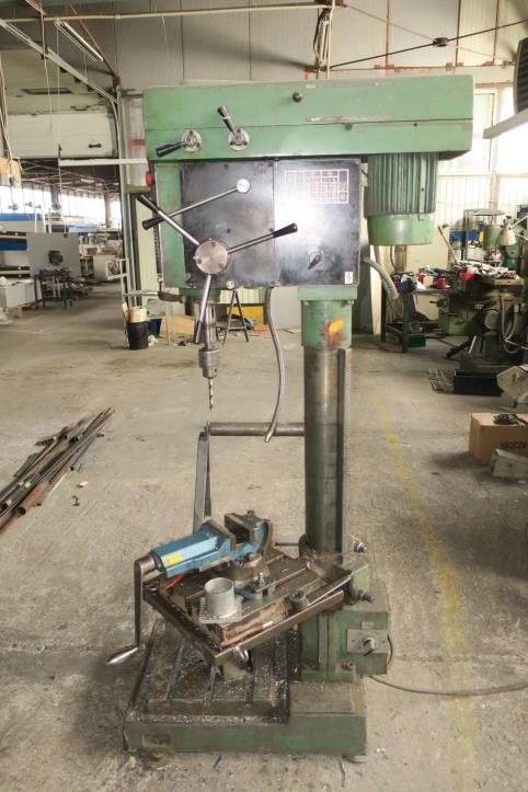 Termoformadoras y máquinas para trabajar el metal-1