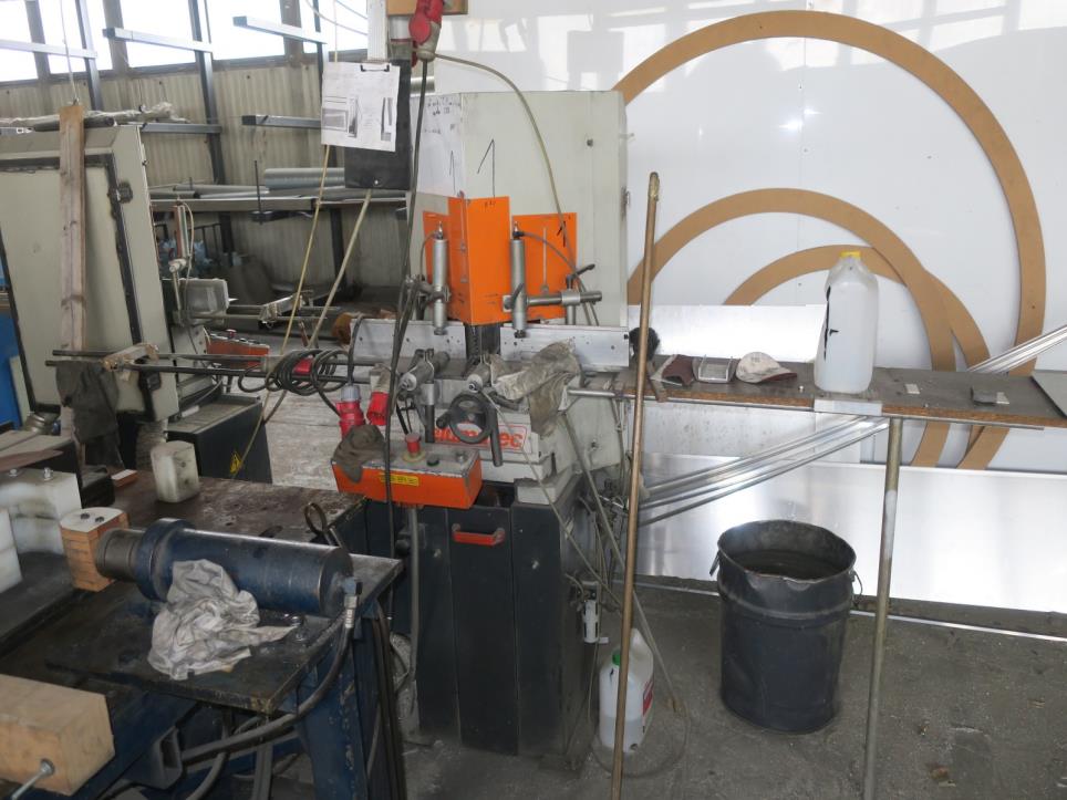 Thermoformers and metalworking machines-1