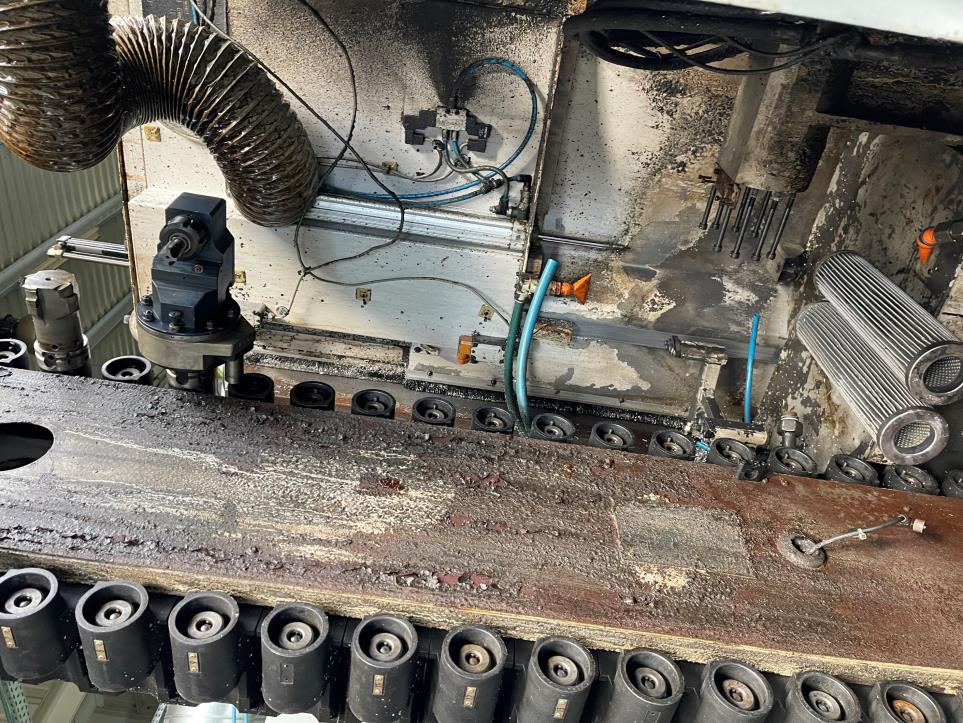 Obróbka metali i inne maszyny dostawcy z branży motoryzacyjnej-11