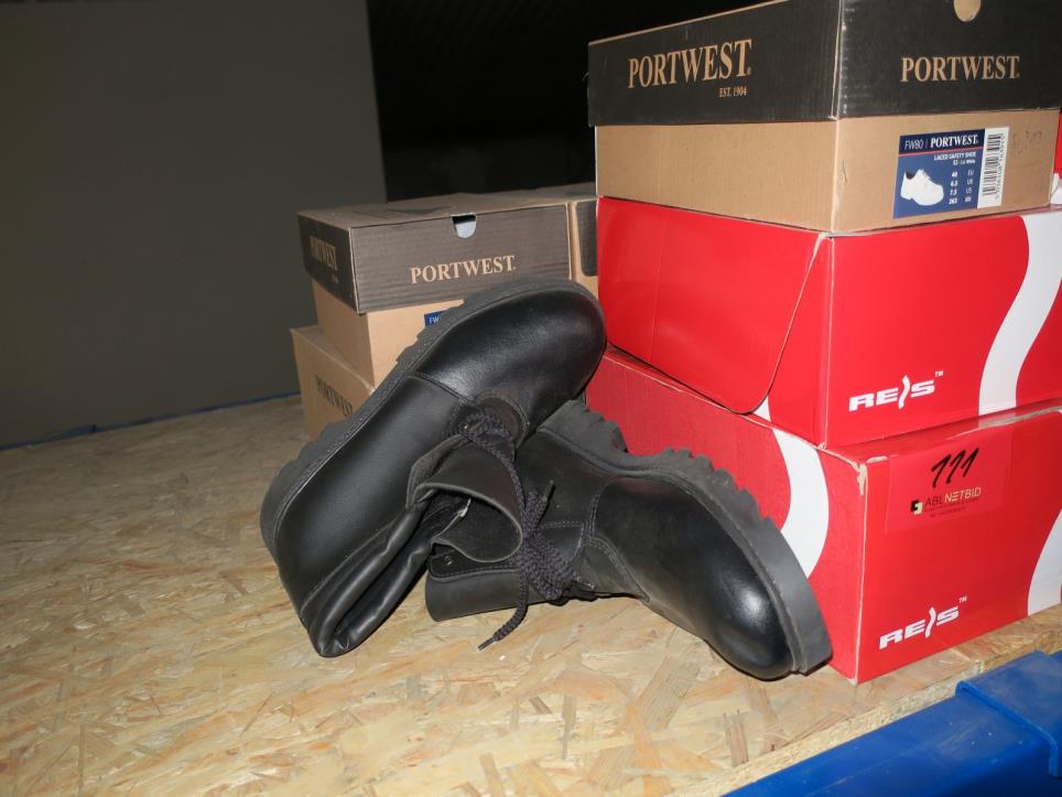 Skladové vybavení, elektrické nářadí a strojní součásti-2