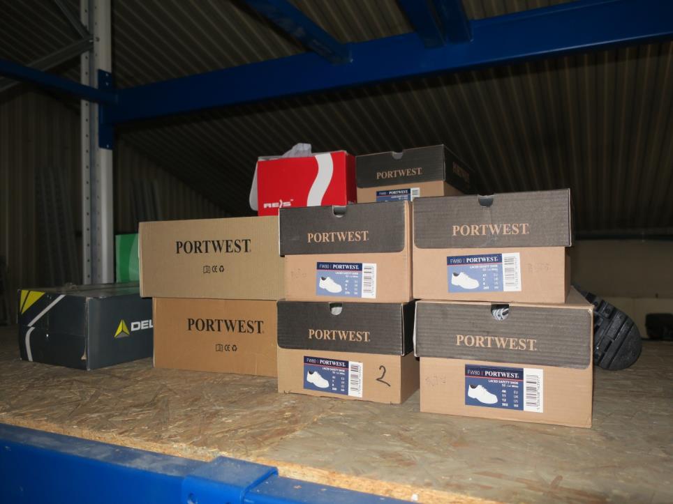 Skladové vybavení, elektrické nářadí a strojní součásti-3