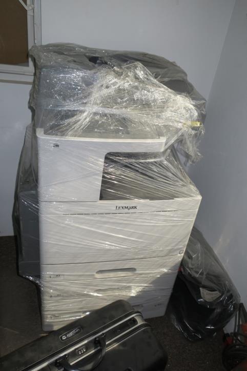 Werkstattausrüstung: Ersatzteile und Lagerbestände-1