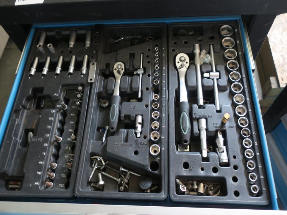 Skladiščna oprema, električna orodja in strojni deli-2