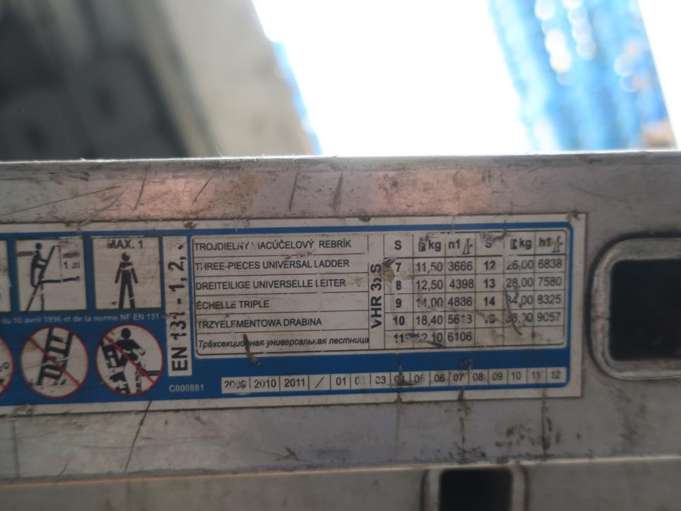 Skladové vybavení, elektrické nářadí a strojní součásti-5