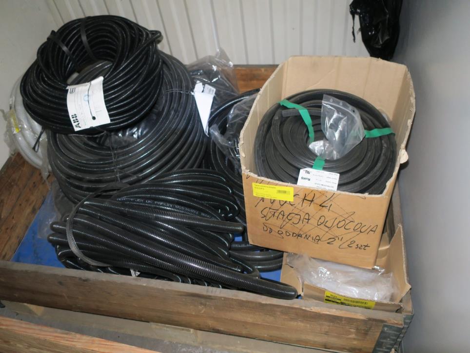 Skladové vybavení, elektrické nářadí a strojní součásti-1