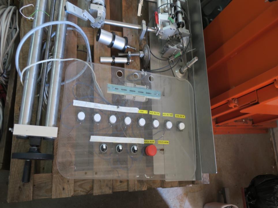 Skladové vybavení, elektrické nářadí a strojní součásti-3