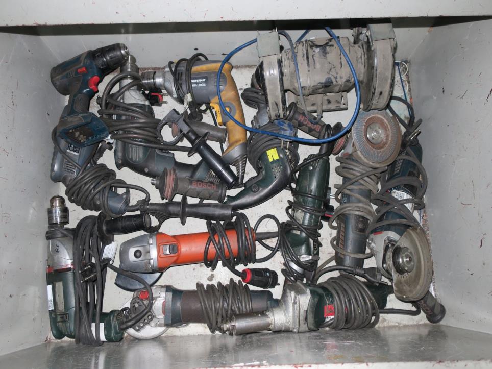 Equipos de almacén, herramientas eléctricas y piezas de maquinaria-1