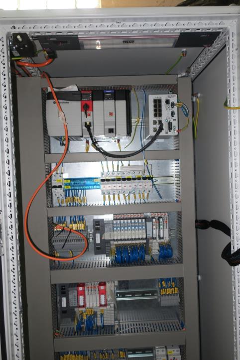 Skladové vybavení, elektrické nářadí a strojní součásti-3