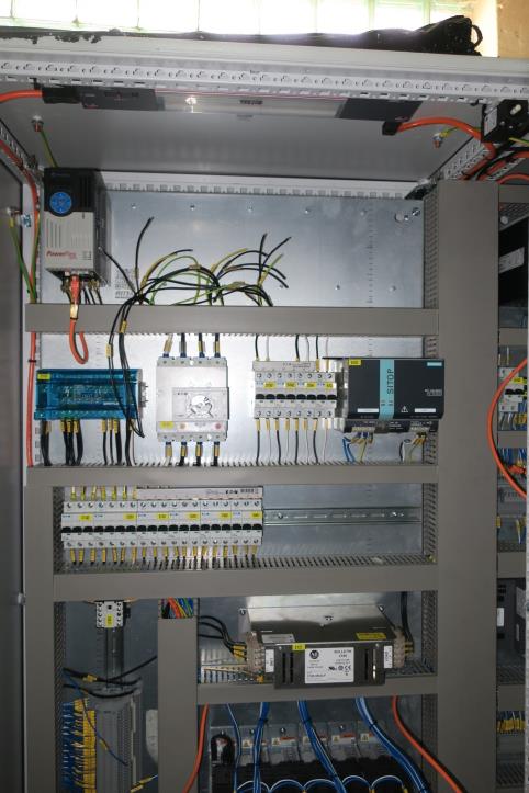 Skladové vybavení, elektrické nářadí a strojní součásti-5