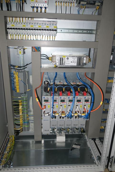 Skladové vybavení, elektrické nářadí a strojní součásti-6