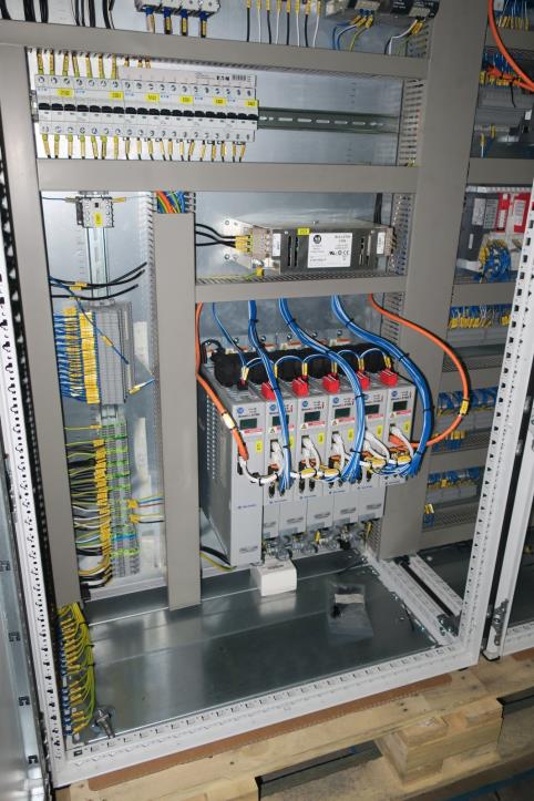 Skladové vybavení, elektrické nářadí a strojní součásti-7