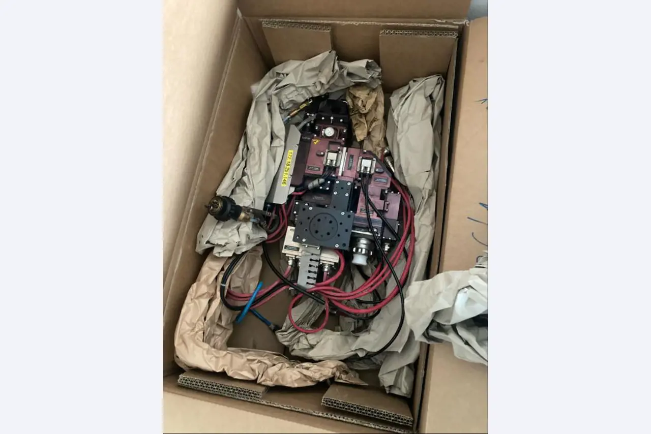 Maquinaria (construcción de vehículos) y equipos de explotación y oficina-6