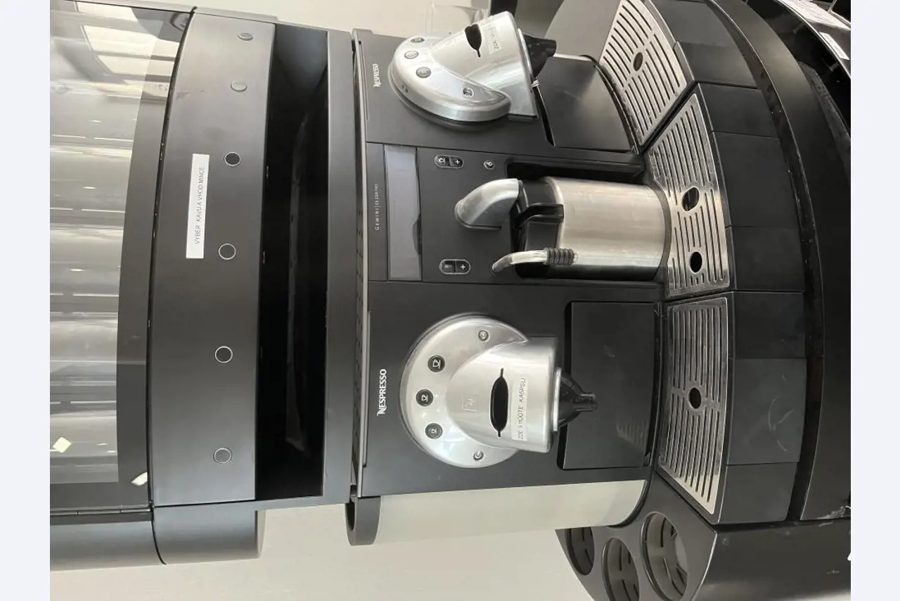 Machines (voertuigbouw) en bedrijfs- en kantooruitrusting-1