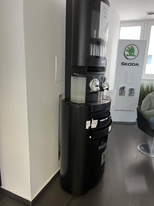 Machines (construction de véhicules) et équipement d'entreprise-3