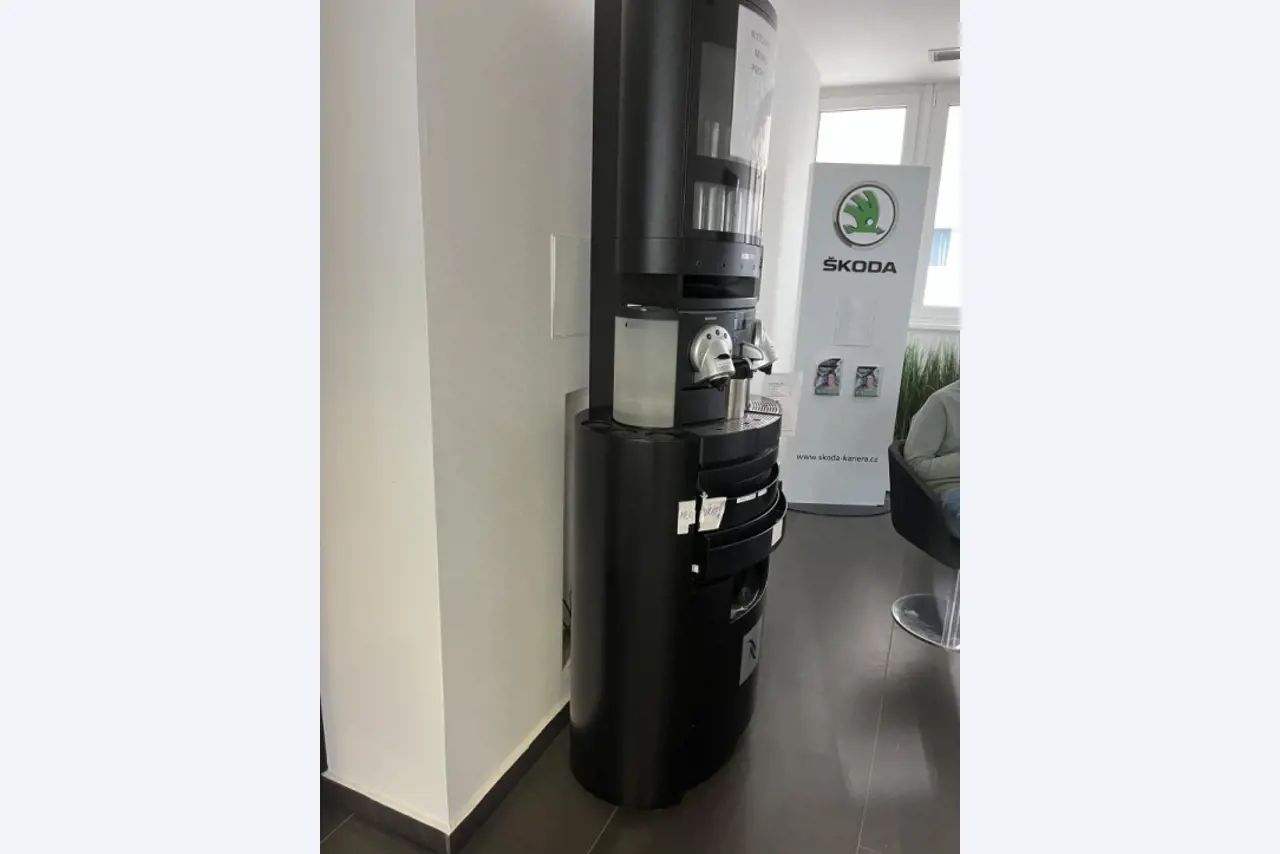 Machines (voertuigbouw) en bedrijfs- en kantooruitrusting-3