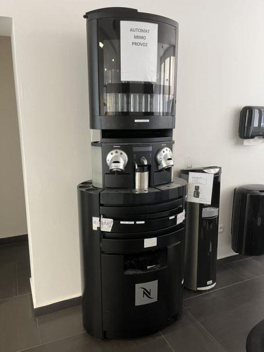 Machines (construction de véhicules) et équipement d'entreprise-2