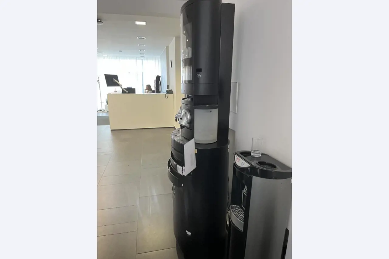 Machines (voertuigbouw) en bedrijfs- en kantooruitrusting-4